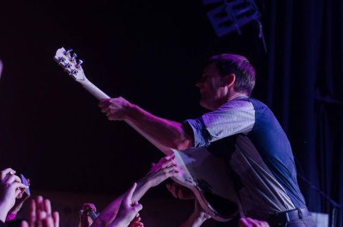 franzyfrenzy:  Franz Ferdinand in Trastienda Club, Montevideo, Uruguay 24.09.14 by xramoooooona on Flickr  FRANZ FERDINAND <3 °u°