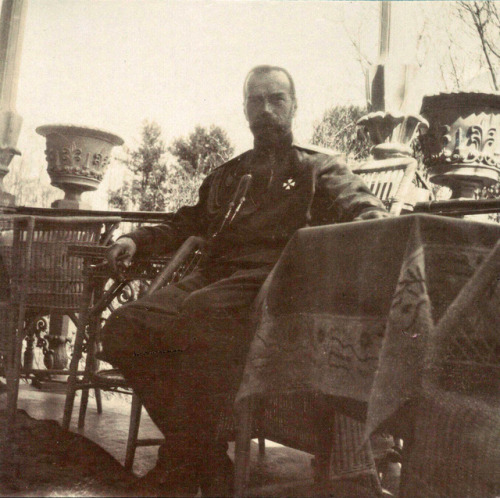 judicialinvestigator:Император Николай II на балконе Александровского дворца, весна 1916 годаГА РФ