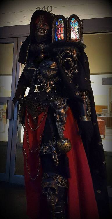 Warhammer 40K Inquisitor Oriza | Costume by Paige Gardner of CostumeArt | Photography by Dan Gary at