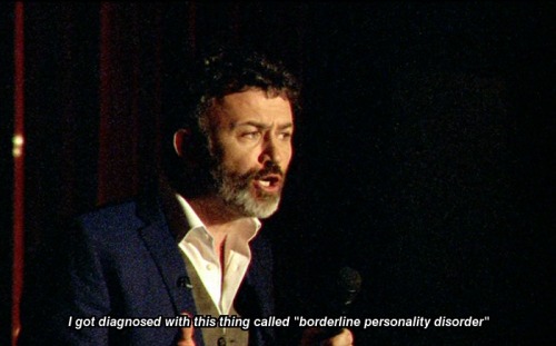 [Kyle MacLachlan passionately singing]