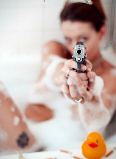 GunsNGirls