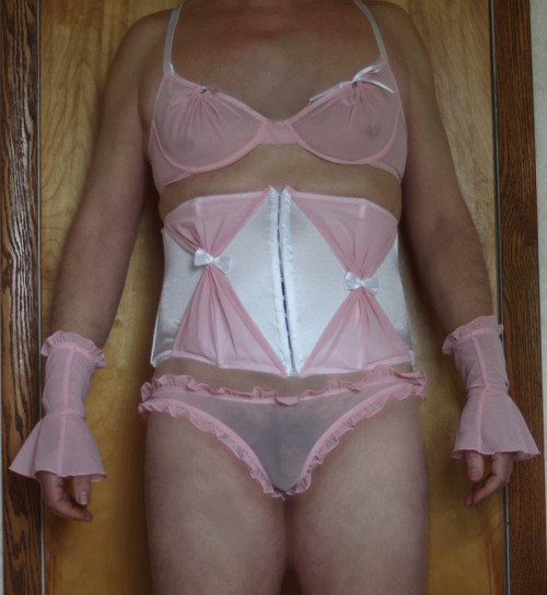 heatherspanties:Sissies need to wear more than just panties!
