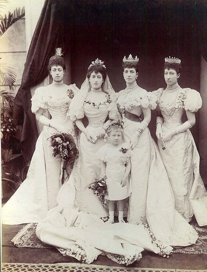 duchessoflancaster:  queenvictoriasfamily:  Maud of Norway’s wedding  LOOK AT VICTORIA