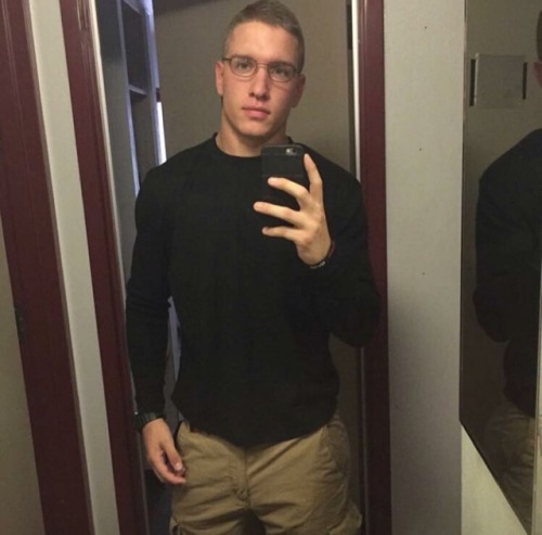 in2str8guys: Str8 Marine Guy - Corey. (21, 6’ 1”, 183 lbs, 7”, top)