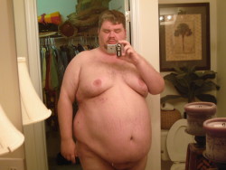 lovechubbymen:  luvbigbelly:  He is such