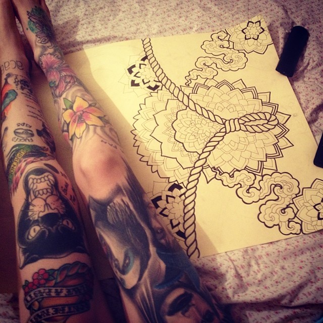 ahistoryofweedcraft:  Doing a drawing with @devils__son … As you can see its guna