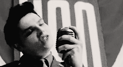  Make me choose: danger days Gerard / revenge Gerard 