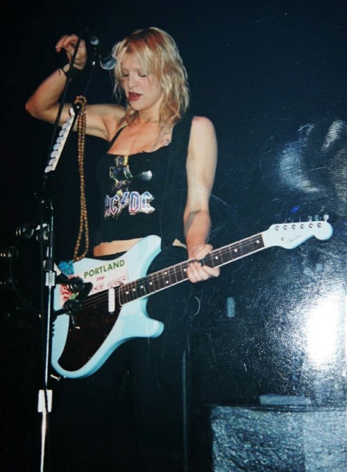 thecrystalaid: Courtney Love