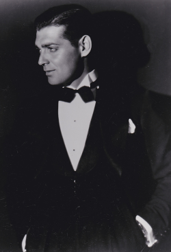 stillmike:  wehadfacesthen: Clark Gable, 1930s via matinee-moustache