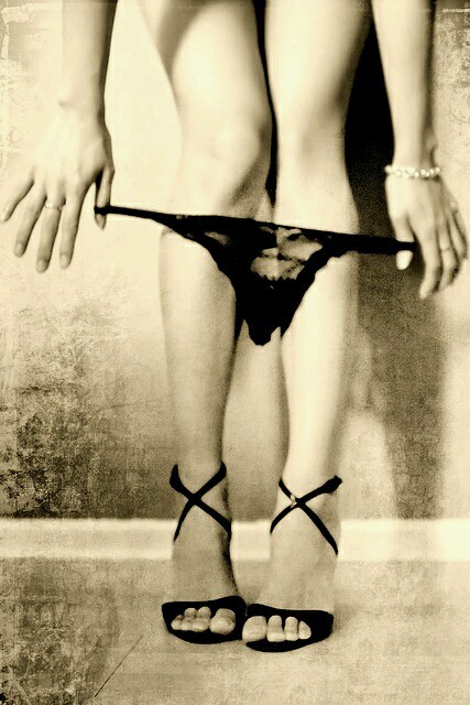 eros-addict:  Ohhh… these gotta go, gotta go!