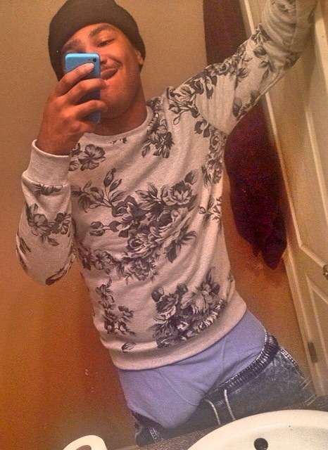 lightskinnedboys:  lookattheurl.tumblr.com 😈😋