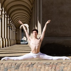 lovelyballetandmore:  Mattia Santini   Photo by  Stuart Gilliland     
