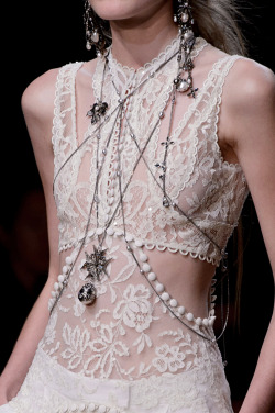 runwayandcouture:  Alexander McQueen Spring