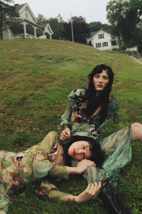 keroiam:  Angelica Erthal & Annie Tice by Rebekah Campbell for Vogue Mexico November 2017