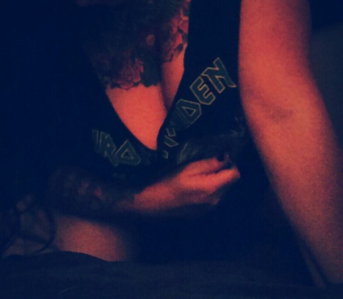 erinalkaline:  Flight 666  Sexy metal chick!!!