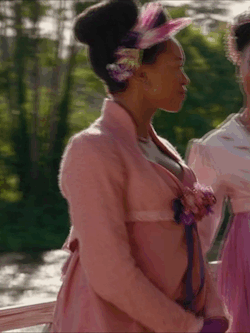 Bridgerton + CostumesExtras’ promenading outfits in Season 02, Episode 07 | Part 02 of 02.// requested by anonymous #Bridgerton#period drama#perioddramaedit#costume drama#costumes#costumesource#1800s#19th century#green#pink#blue#purple#white#yellow#London#England#Britain#Europe#requests