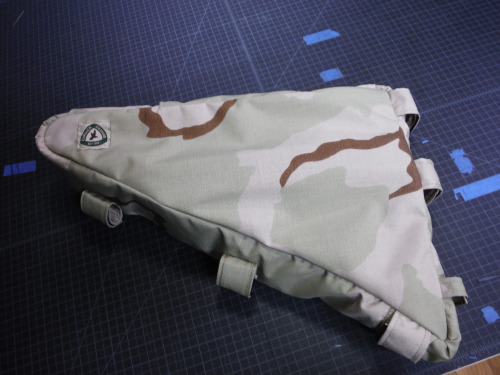 carsickdesigns:  Custom surly moonlander frame bag. 1000d cordura with packcloth liner, dual waterpr