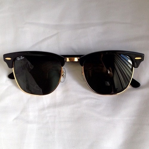 youngdreamerlove:  i love this sunglass ! &lt;3 -follow me