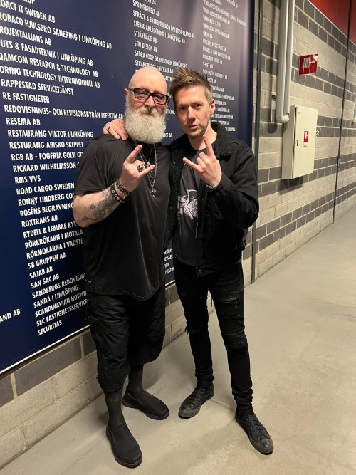 tisthenightofthewitch:“a Ghost and I in Linkoping last night” Rob Halford