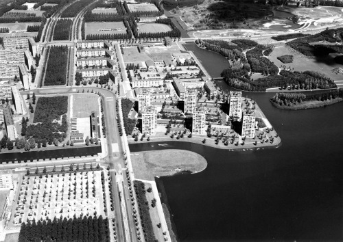 The Osdorp neighbourhood under construction, Amsterdam, late 1950s. The plans were based on Cornelis