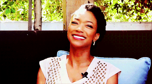 gifsandthangs-blog: Sonequa Martin-Green being a cutie patootie at The Wrap. (x)