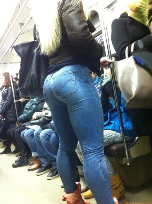 mex-perv:  Tight jeans