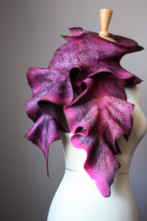 thormal:positivemotivation:Felted Scarf Creations by VitalTemptationかわいい！colbertgimme.gif