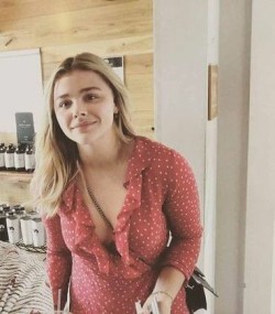 celebrityfappinggg:  Chloe Grace Moretz