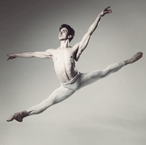 pas-de-duhhh:  Michal Wozniak student at Master Ballet Academy photographed by Benjamin Majors