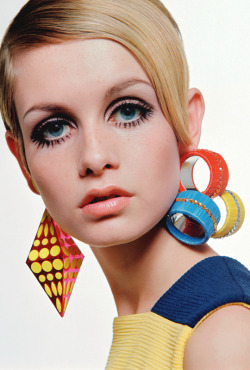 vintagegal:  Twiggy photographed by Bert Stern, NYC, 1967