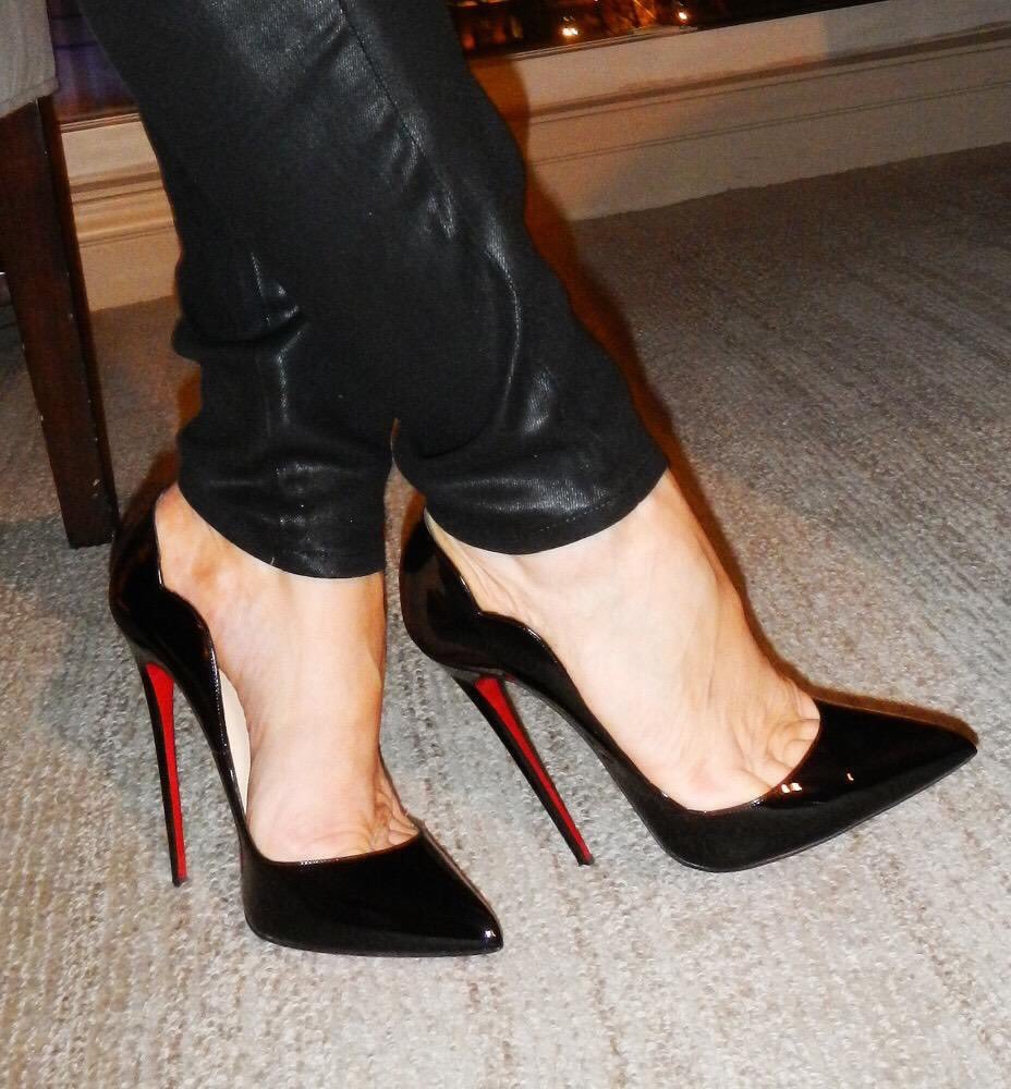 pigalle120:The Christian Louboutin Hot Chick 130mm! Classic! If THESE shoes do not