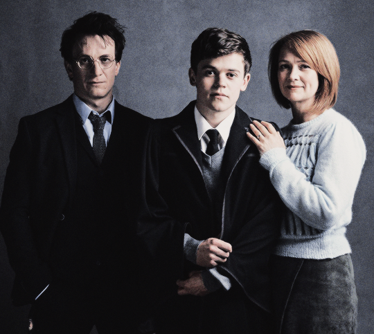 pottergerms: knockturnallley:  Harry, Albus, and Ginny Potter from the new play Harry