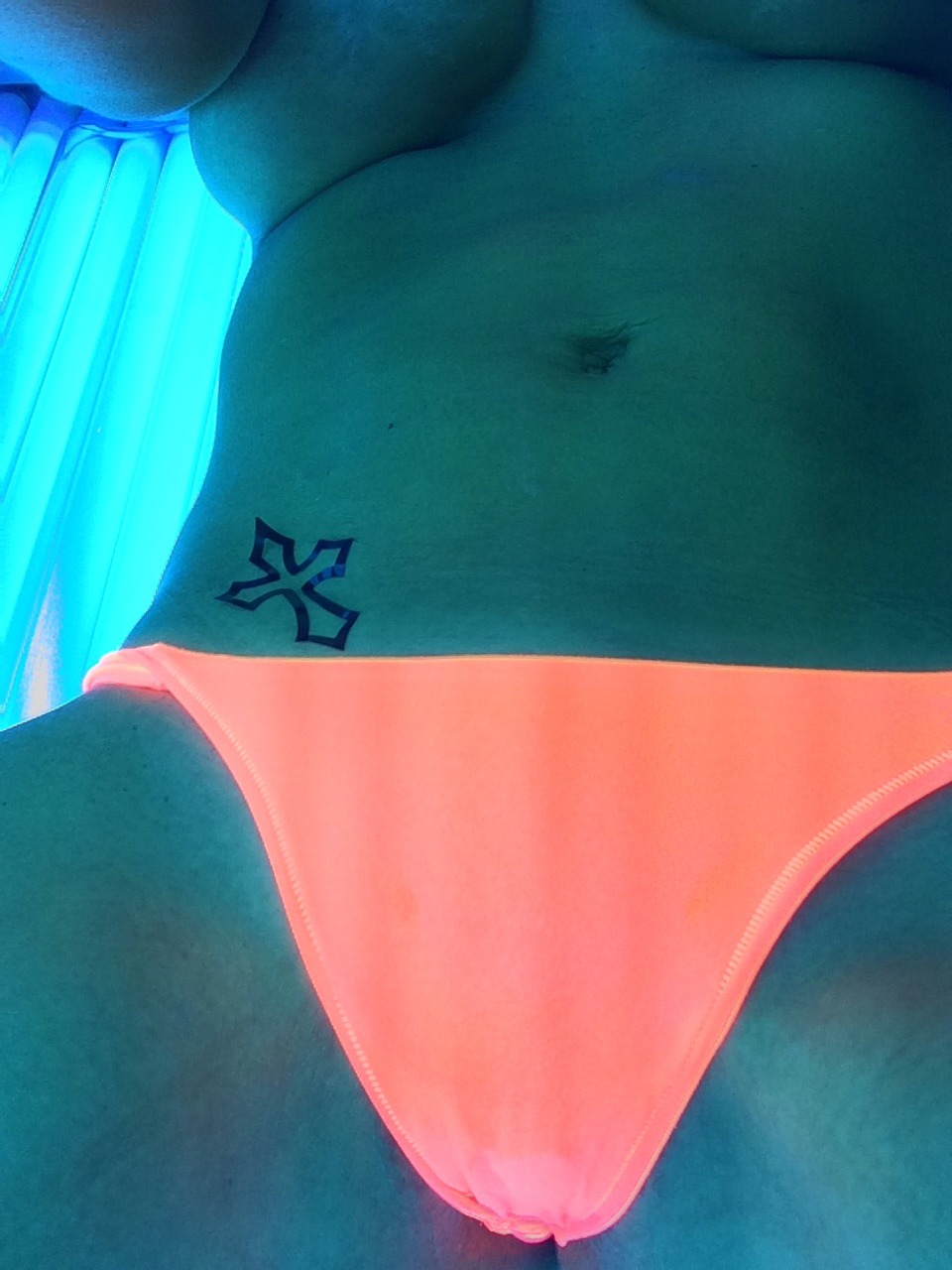 baldkittykat:  Nude Tanning