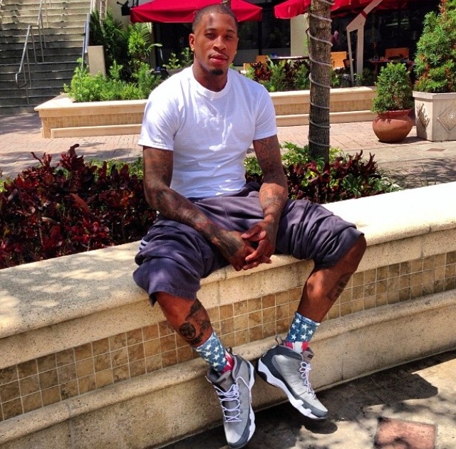 reshawndbrown: niggacrusheveryday:  He look so good! That’s can be bae! ♥️❤️😏