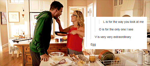 captainsamell:Oliver/Felicity + popular text posts