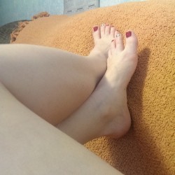 ifeetfetish:  #sexyfeet #sexytoes #soles