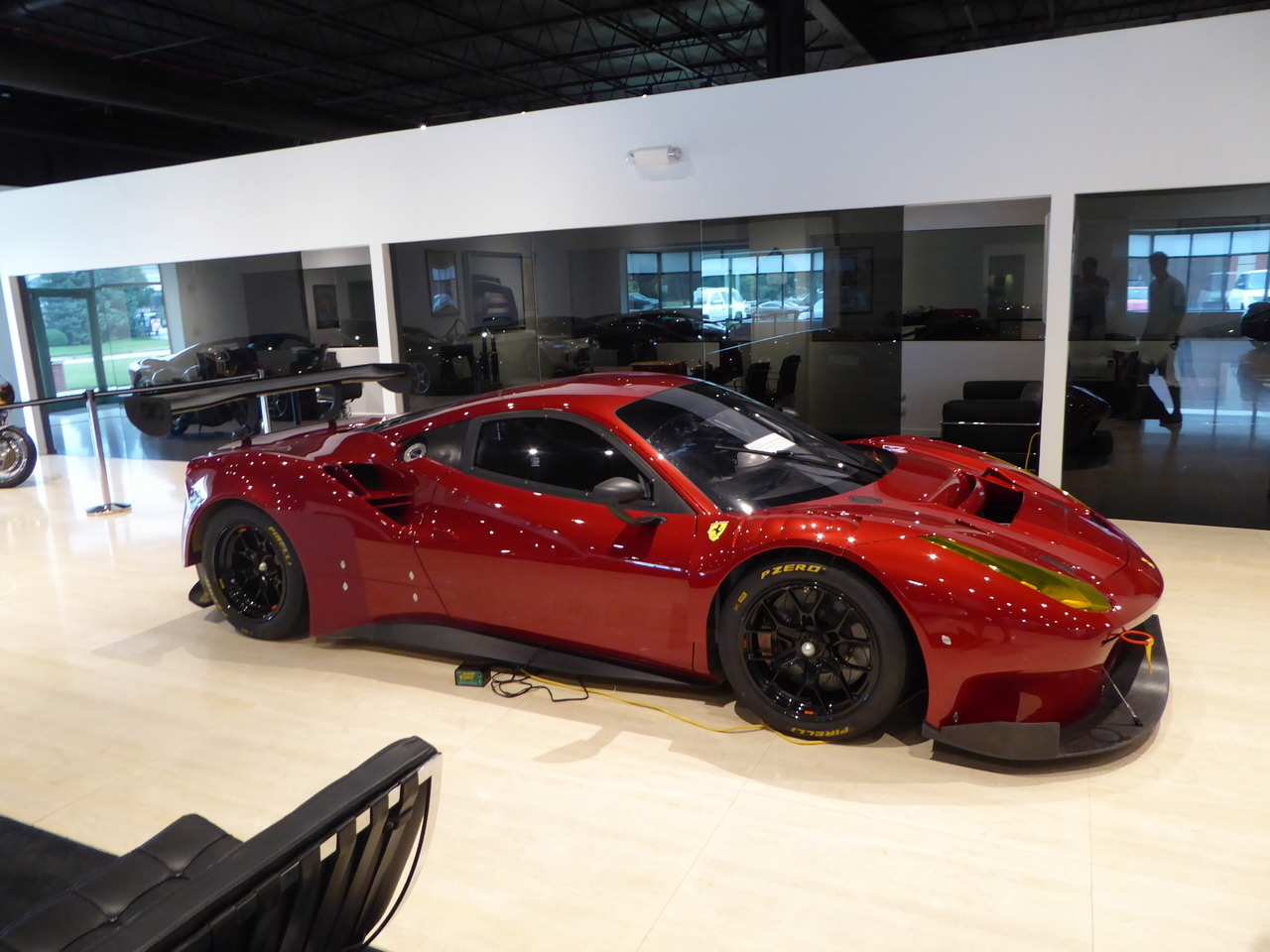 fromcruise-instoconcours:  Weekend highlights #1: a drive out to Lake Forest Ferrari.