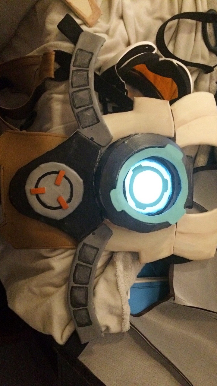 thefingerfuckingfemalefury:  minomotu:  Cosplay day with Kelly, Joe and Crystal~