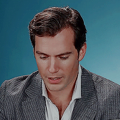 charliehunnamrps:Henry Cavill Reads Thirst Tweets