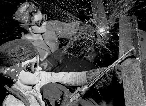 soldiers-of-war:USA. Indiana. 1942. Female welders at work in a steel mill, replacing men called to 