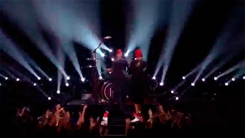 twenyonepilots:  josh was going so hard that 15 seconds in he lost a stick HE KILLED