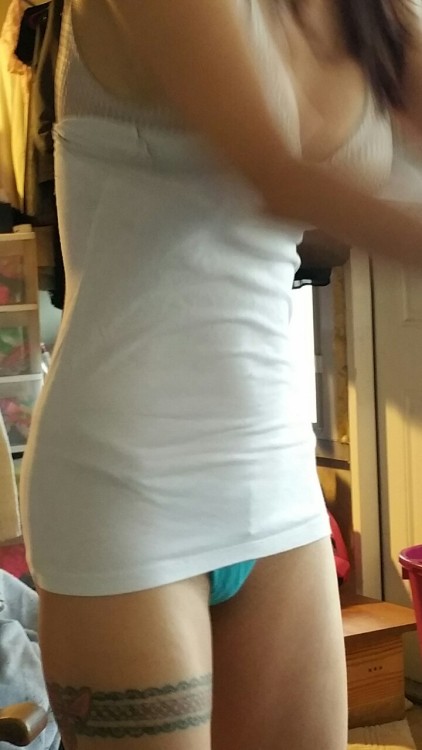 dysfunctional-amateurs:  Gettin dressed