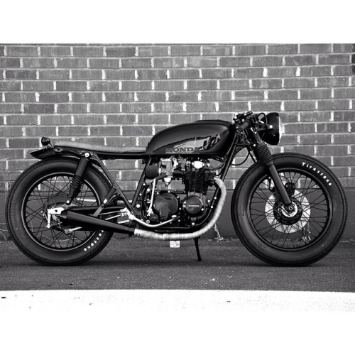 thedrainage:  Black & Tan cb750 by @imfreakinugly #seaweedandgravelgarage #vape by seaweedandgravel http://ift.tt/1r5sIKF