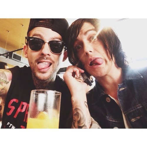 official-mike-fuentes:  @ptvmike: Here we go!!! @kellinquinn #apmas