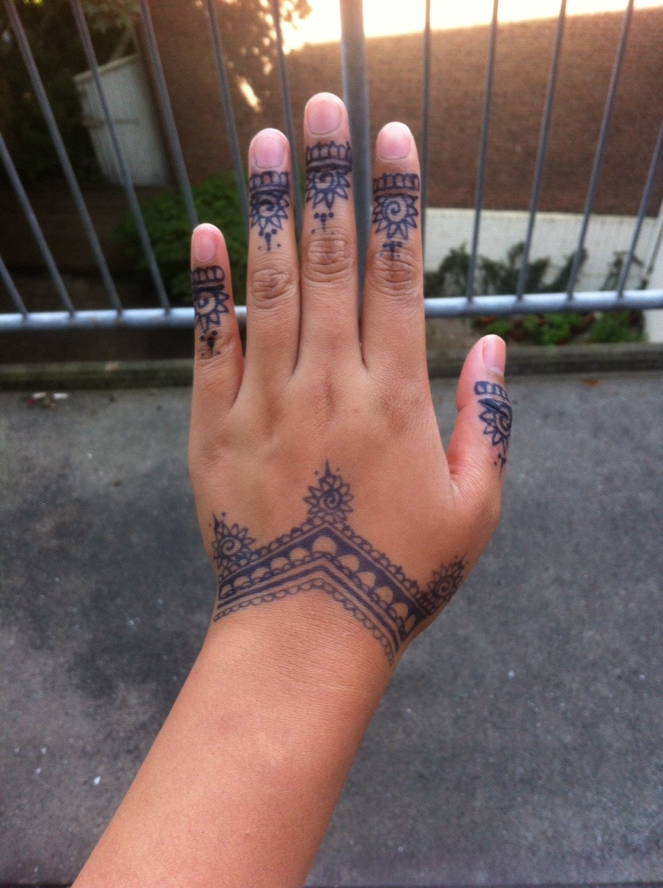 Whats the difference between Black Henna and Jagua Gel  HennaCity