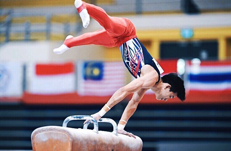 schoolboyboy:Keason lim the cutest Boy of Singapore national gymnastics team hehe.