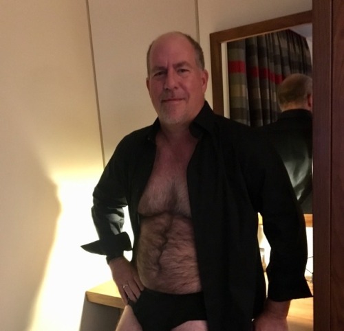 Porn photo Beefy Furry Daddy