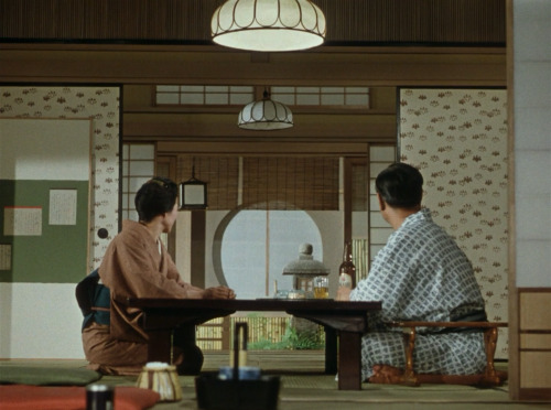 verachytilovas:EQUINOX FLOWER ‘彼岸花, Higanbana’ (1958) dir. Yasujirō OzuFrames without faces