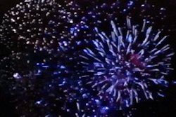 gifexe:fireworks.gif