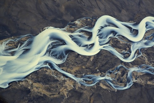 Andre Ermolaev  Icelandic LandscapesPhotography He is a Russian photographer whose latest series features trails of Icelandic rivers twisting through endless beds of volcanic ash ·